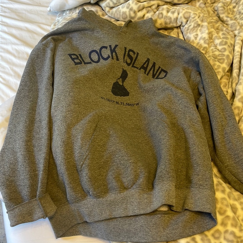 Black island swetahsirt